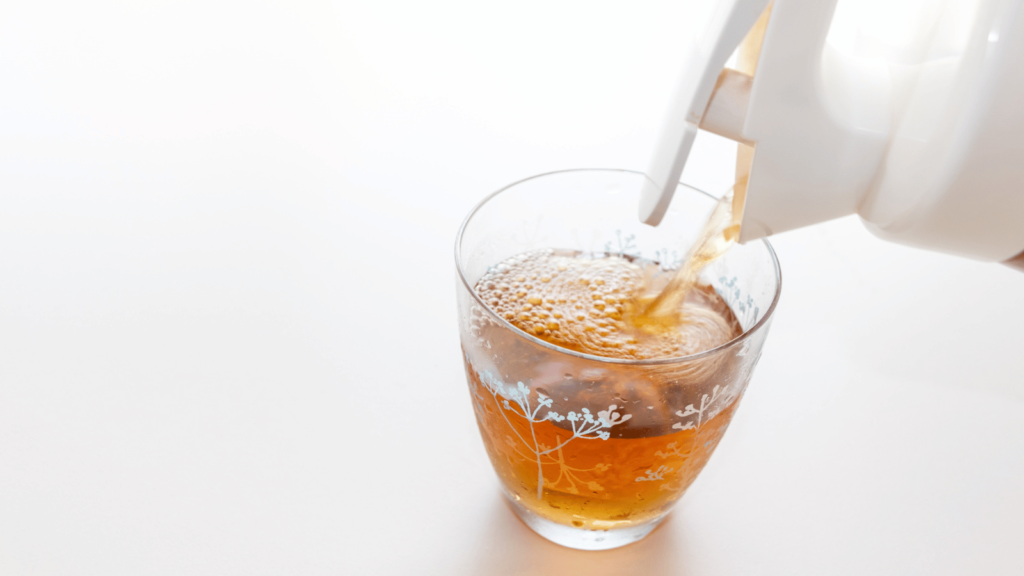 犬に麦茶(むぎちゃ)を飲ませても大丈夫?犬は麦茶を飲んでいい?与える際の注意点を解説