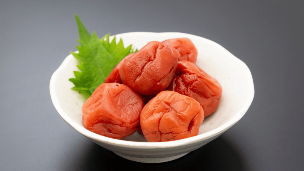 犬に梅干しを食べさせても大丈夫?犬は梅干しを食べていい?与える際の注意点を解説