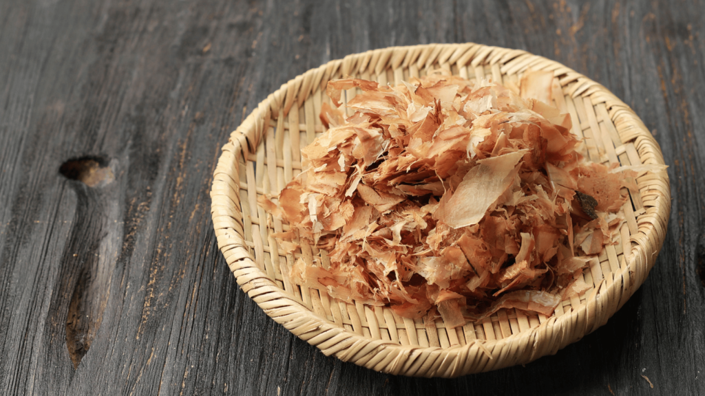 犬に鰹節（かつおぶし）を食べさせても大丈夫？犬は鰹節を食べていい？与える際の注意点を解説